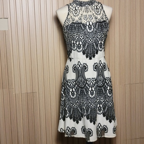Kensie Dresses & Skirts - Kensie Womens Black White Lace Overlay Mock Neck Keyhole Back Flare Dress Size 6